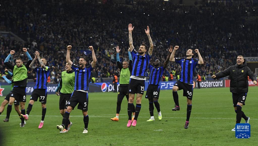 中甲半场：安以恩笑纳对方门将大礼，辽宁铁人暂1-0佛山南狮