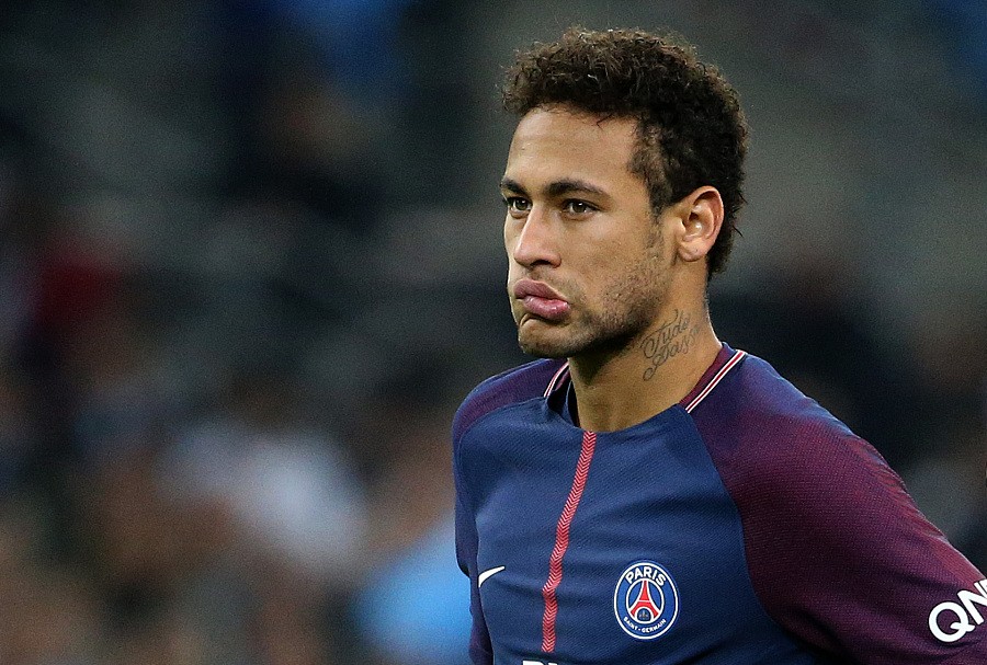 记者：莱比锡有意用霍伊伦取代谢什科，霍伊伦明确表示不想去（莱比锡考虑以霍伊伦顶替谢什科，但霍伊伦已明确拒绝加盟）