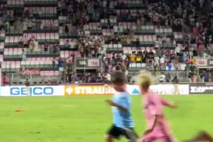 卡萨诺：卡拉格谈萨拉赫之前应该先漱口，他每次说话都在胡扯（卡萨诺抨击卡拉格：点评萨拉赫前先漱口，他动不动就胡扯）