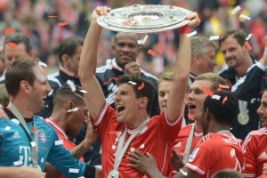 一场0-0 让邵佳一喜上眉梢 找到国足新门 颜骏凌王大雷可彻底让位了（0-0闷平令邵佳一展颜：国足新门神浮现，颜骏凌王大雷或将让位）