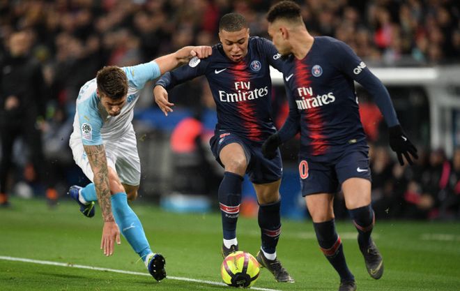 辽宁男篮王哲林末节关键表现（王哲林末节爆发助辽宁男篮掌控胜局）