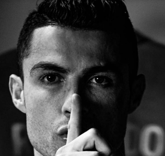 穆帅：今天胜利的功劳属于球员们，要说谁比谁更好是不公平的（穆帅：胜利属于球员，讨论谁更出色不公平）