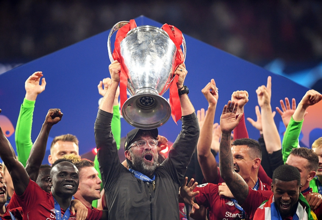 瓜达拉哈拉抽中巴萨后狂欢如夺冠（抽到巴萨，瓜达拉哈拉欢庆仿佛已夺冠）