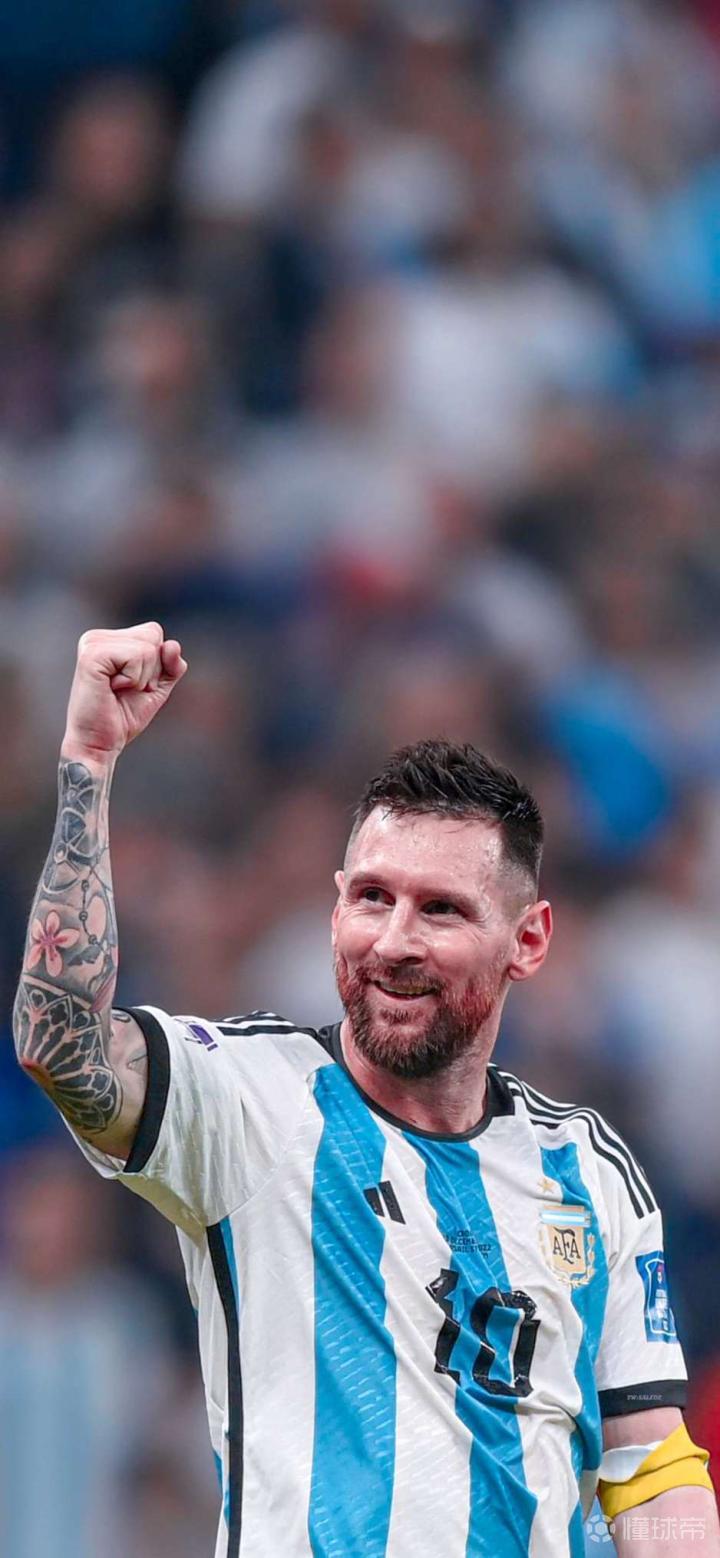 潘德夫：范戴克那次手球应该是点球，裁判决定了比赛的结果（潘德夫不满判罚：范戴克手球该判点，裁判左右了胜负）