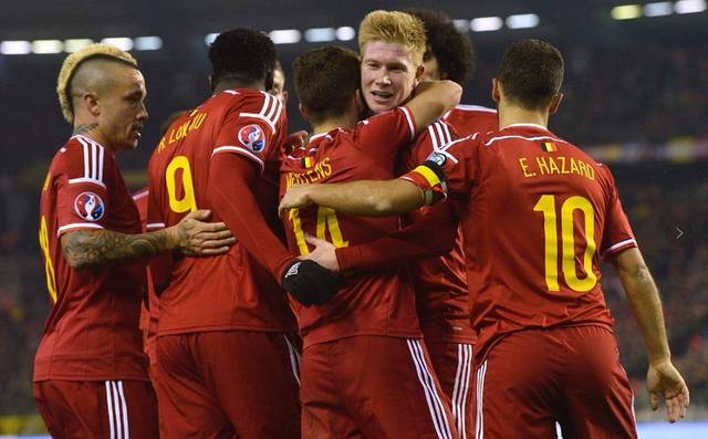 燃情冰雪说走就走第二季谁还在扛雪板？雪如意雪场免费寄存yyds啦！（燃情冰雪·说走就走第二季：雪如意雪场免费寄存上线，雪板不用扛！）