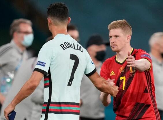 博主：古加凌晨离开北京，国安工作人员及部分北京球迷送机（博主称古加凌晨启程离京，国安工作人员与部分北京球迷到场送别）