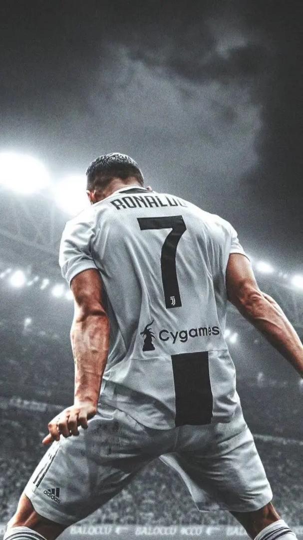 阿隆索听劝！首发拿掉1主力，皇马3-0差榜首1分，西甲2强争冠（阿隆索改阵见效！首发弃用一主力，皇马3-0追至仅差1分，西甲双雄争冠）