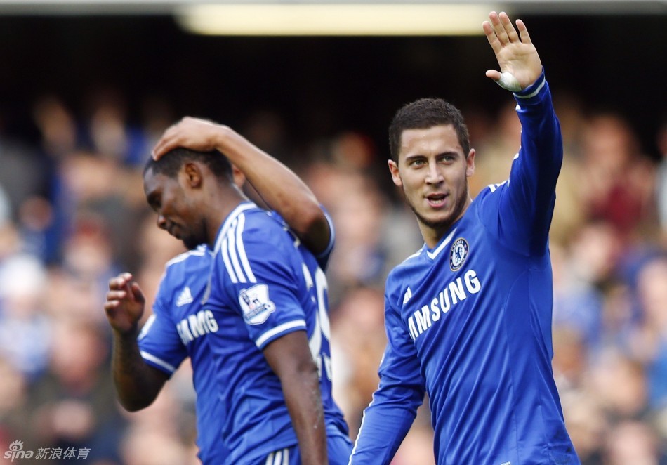 队友接连被罚下！维尼修斯讽刺裁判：多来点红牌吧！